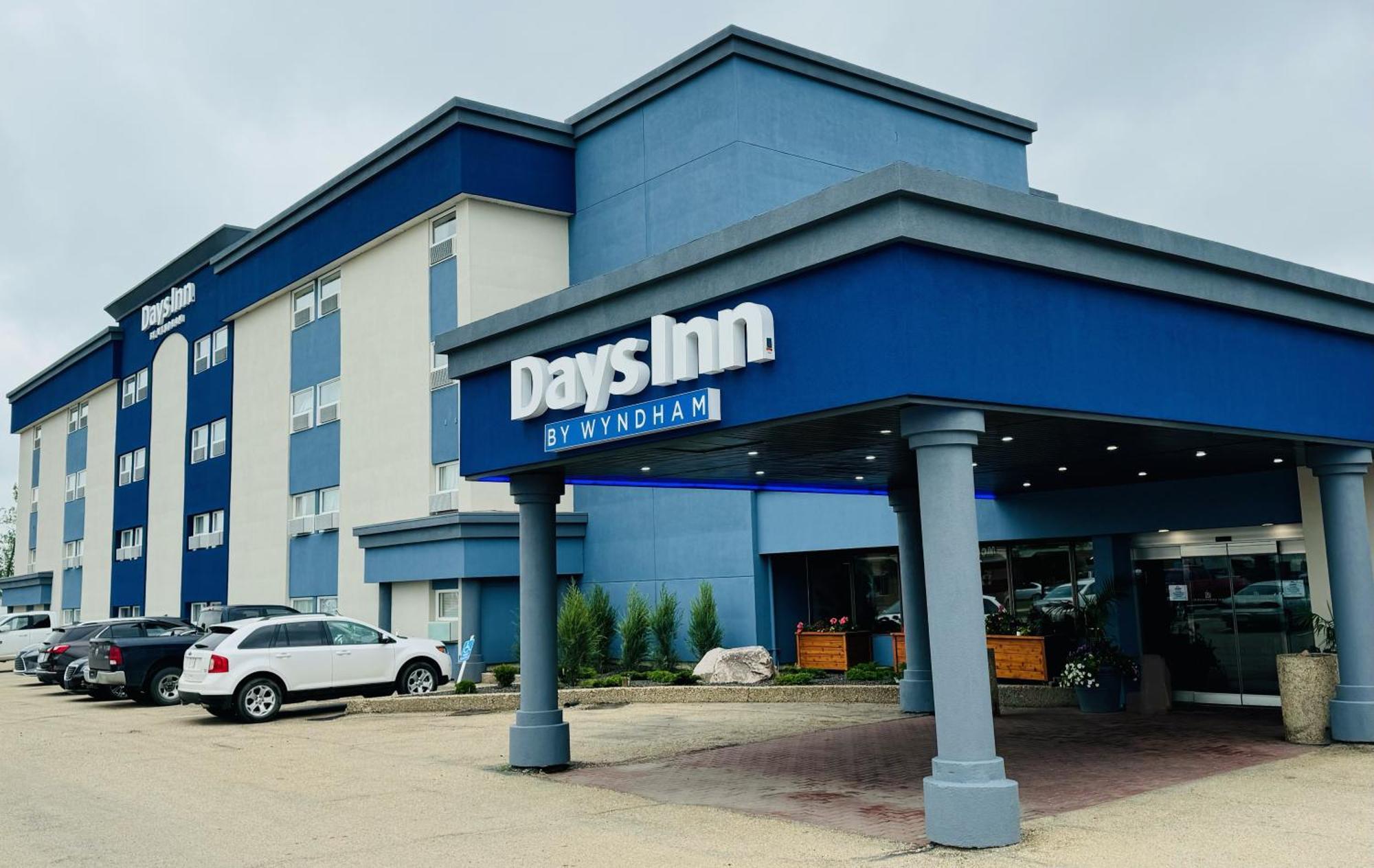 Days Inn & Conference Centre By Wyndham Camrose Norsemen ภายนอก รูปภาพ