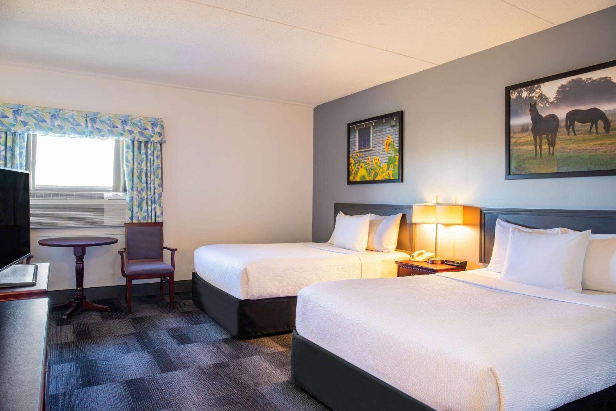 Days Inn & Conference Centre By Wyndham Camrose Norsemen ภายนอก รูปภาพ