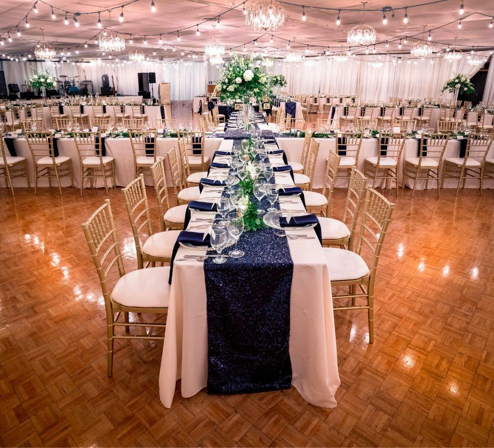 Days Inn & Conference Centre By Wyndham Camrose Norsemen ภายนอก รูปภาพ